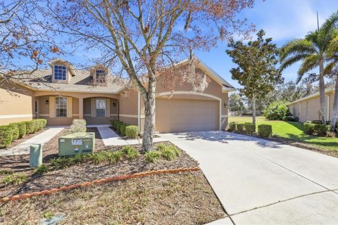 House in Holiday, Florida 3 bedrooms, 161.65 sq.m. № 2145165 - photo 2
