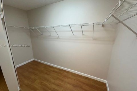 Copropriété à louer à Pembroke Pines, Floride: 2 chambres, 112.13 m2 № 1957177 - photo 9