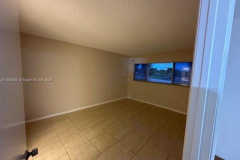 Copropriété à louer à Pembroke Pines, Floride: 2 chambres, 112.13 m2 № 1957177 - photo 8