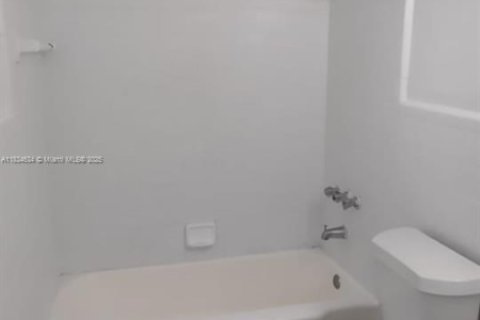 Condominio en alquiler en Fort Lauderdale, Florida, 1 dormitorio, 46.45 m2 № 1816463 - foto 8