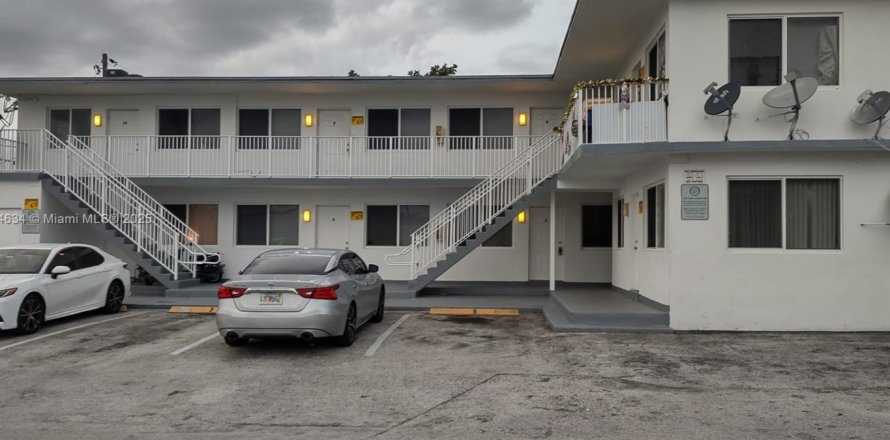Condominio en Fort Lauderdale, Florida, 1 dormitorio  № 1816463