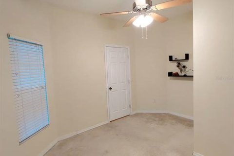 Villa ou maison à louer à Ocala, Floride: 5 chambres, 208.01 m2 № 2212060 - photo 6