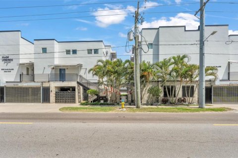 Condo in Tampa, Florida, 2 bedrooms  № 1634574 - photo 2