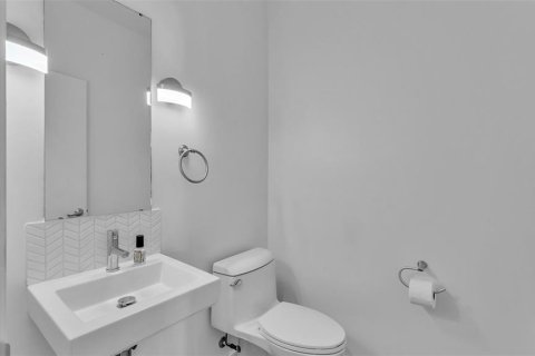 Condo in Tampa, Florida, 2 bedrooms  № 1634574 - photo 17