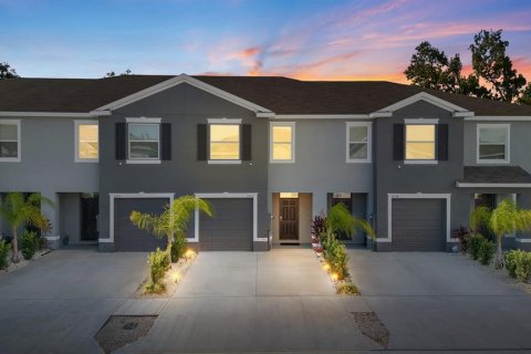 Touwnhouse à vendre à Wimauma, Floride: 3 chambres, 155.43 m2 № 2226272 - photo 2