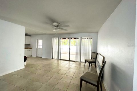 Apartment in Bradenton Beach, Florida 2 bedrooms, 122.63 sq.m. № 1807242 - photo 5