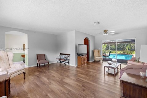 Купить виллу или дом в Дейви, Флорида 4 спальни, 217.95м2, № 2046684 - фото 8