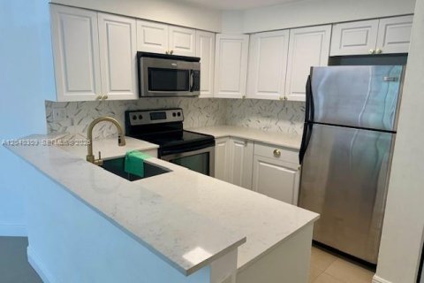 Condo in Fort Lauderdale, Florida, 1 bedroom № 2086625