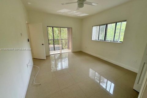 Condo in Fort Lauderdale, Florida, 1 bedroom  № 2086625 - photo 2