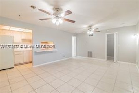 Condominio en alquiler en Plantation, Florida, 1 dormitorio, 40.69 m2 № 1944765 - foto 10