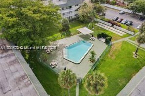 Condominio en alquiler en Plantation, Florida, 1 dormitorio, 40.69 m2 № 1944765 - foto 15