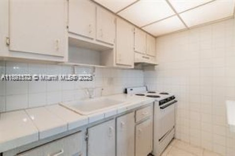 Condominio en alquiler en Plantation, Florida, 1 dormitorio, 40.69 m2 № 1944765 - foto 8