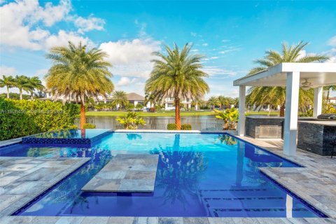 House in Parkland, Florida 5 bedrooms, 397.06 sq.m. № 1986407 - photo 6