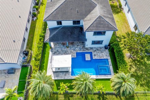 House in Parkland, Florida 5 bedrooms, 397.06 sq.m. № 1986407 - photo 3