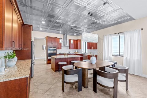 House in Parkland, Florida 5 bedrooms, 397.06 sq.m. № 1986407 - photo 21