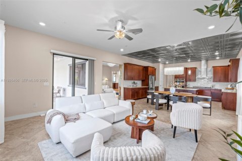 House in Parkland, Florida 5 bedrooms, 397.06 sq.m. № 1986407 - photo 23