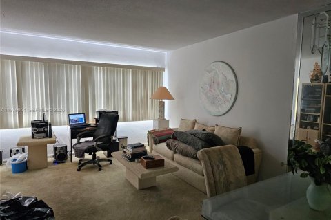 Condominio en venta en Hallandale Beach, Florida, 1 dormitorio, 71.53 m2 № 2040546 - foto 8