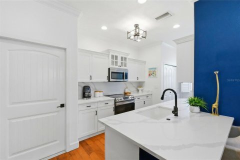 Villa ou maison à vendre à Sarasota, Floride: 3 chambres, 138.24 m2 № 2398485 - photo 10
