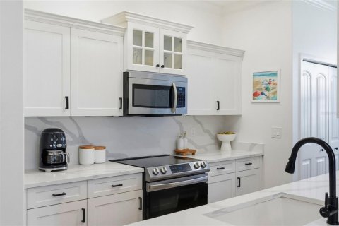 Villa ou maison à vendre à Sarasota, Floride: 3 chambres, 138.24 m2 № 2398485 - photo 8