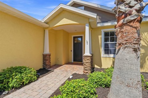 Villa ou maison à vendre à Sarasota, Floride: 3 chambres, 138.24 m2 № 2398485 - photo 5
