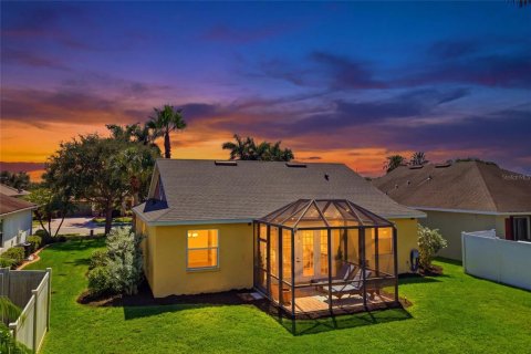 Villa ou maison à vendre à Sarasota, Floride: 3 chambres, 138.24 m2 № 2398485 - photo 2