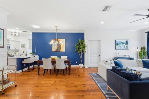 Villa ou maison à vendre à Sarasota, Floride: 3 chambres, 138.24 m2 № 2398485 - photo 15