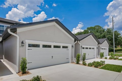 Townhouse in Groveland, Florida 3 bedrooms, 170.01 sq.m. № 1762320 - photo 2