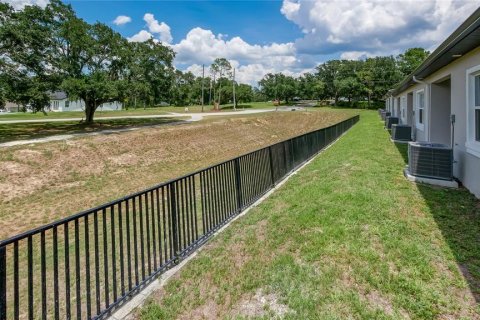 Townhouse in Groveland, Florida 3 bedrooms, 170.01 sq.m. № 1762320 - photo 25