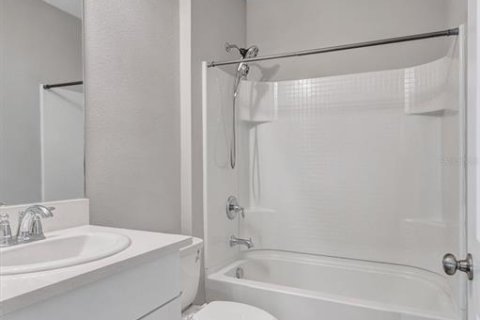House in Palmetto, Florida 3 bedrooms, 147.9 sq.m. № 2219662 - photo 22