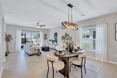 House in Palmetto, Florida 3 bedrooms, 147.9 sq.m. № 2219662 - photo 13
