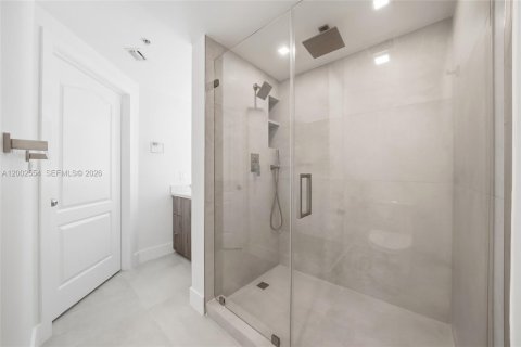 Снять в аренду кондоминиум в Форт-Лодердейл, Флорида 2 спальни, 113.34м2, № 2067769 - фото 22