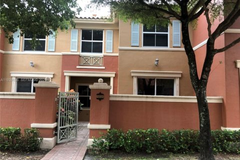Condo in Doral, Florida, 3 bedrooms № 1997942