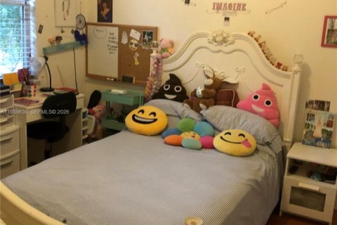 Condo in Doral, Florida, 3 bedrooms  № 1997942 - photo 17