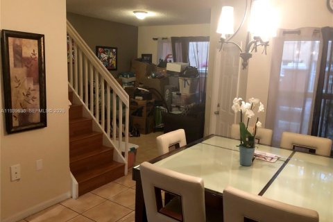 Condo in Doral, Florida, 3 bedrooms  № 1997942 - photo 6