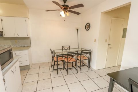 Appartement à louer à Coral Gables, Floride: 1 chambre, 64.1 m2 № 2056922 - photo 7