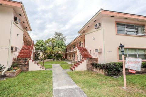 Appartement à louer à Coral Gables, Floride: 1 chambre, 64.1 m2 № 2056922 - photo 29