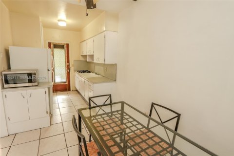 Appartement à louer à Coral Gables, Floride: 1 chambre, 64.1 m2 № 2056922 - photo 8