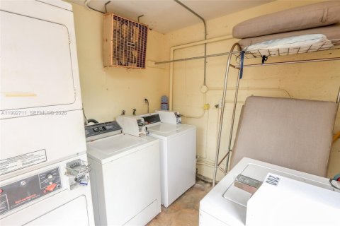 Appartement à louer à Coral Gables, Floride: 1 chambre, 64.1 m2 № 2056922 - photo 26