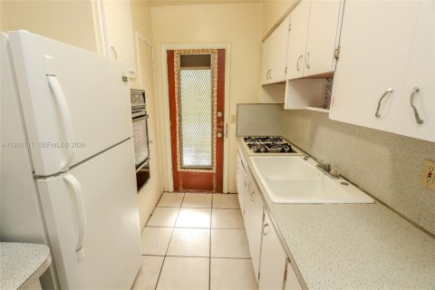 Appartement à louer à Coral Gables, Floride: 1 chambre, 64.1 m2 № 2056922 - photo 9