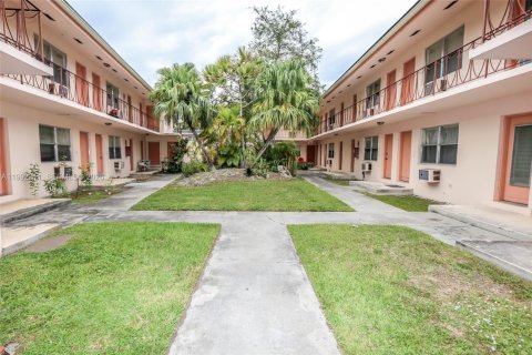 Appartement à louer à Coral Gables, Floride: 1 chambre, 64.1 m2 № 2056922 - photo 28