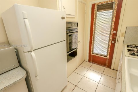 Appartement à louer à Coral Gables, Floride: 1 chambre, 64.1 m2 № 2056922 - photo 10