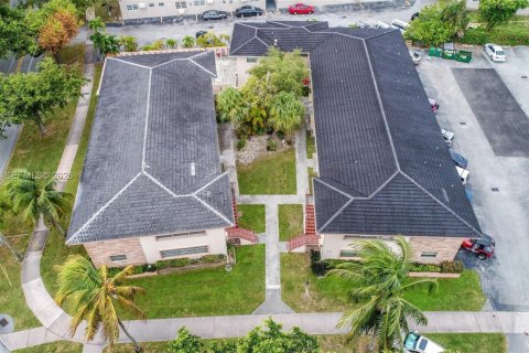 Appartement à louer à Coral Gables, Floride: 1 chambre, 64.1 m2 № 2056922 - photo 17