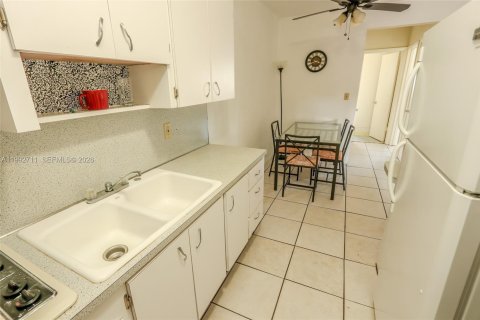 Appartement à louer à Coral Gables, Floride: 1 chambre, 64.1 m2 № 2056922 - photo 12