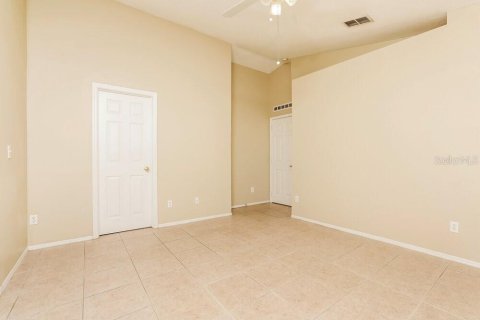 House in Orlando, Florida 4 bedrooms, 128.02 sq.m. № 1893717 - photo 9