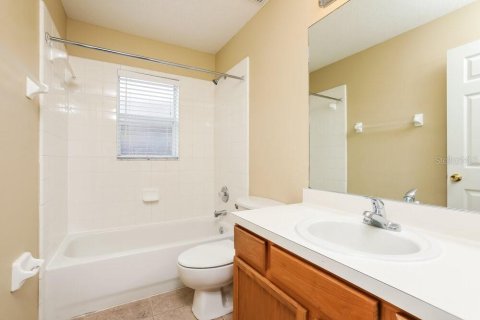 House in Orlando, Florida 4 bedrooms, 128.02 sq.m. № 1893717 - photo 14