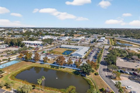 Commercial property in Largo, Florida 3437.38 sq.m. № 2103976 - photo 2