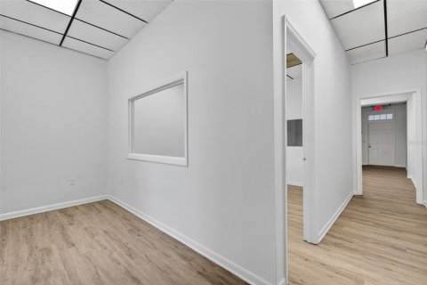 Commercial property in Largo, Florida 3437.38 sq.m. № 2103976 - photo 8