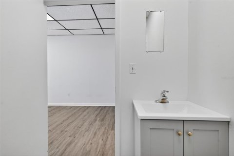 Commercial property in Largo, Florida 3437.38 sq.m. № 2103976 - photo 7