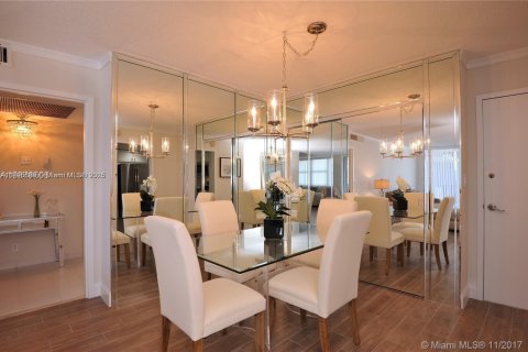 Купить кондоминиум в Халландейл-Бич, Флорида 2 спальни, 115.94м2, № 2018765 - фото 13