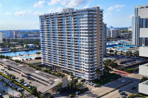 Купить кондоминиум в Халландейл-Бич, Флорида 2 спальни, 115.94м2, № 2018765 - фото 8